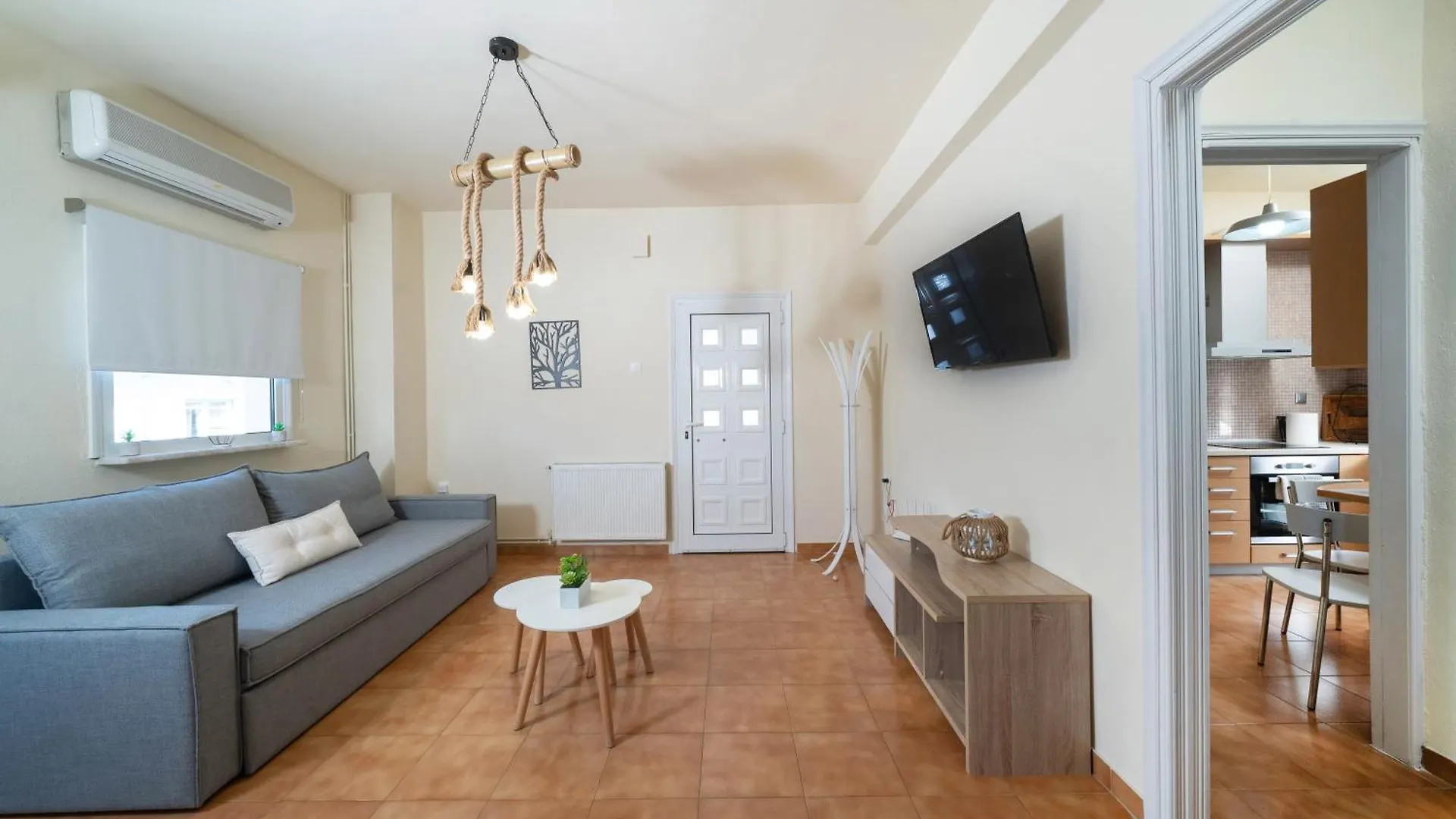 אולימפיאדה Poline Apartment 0*,